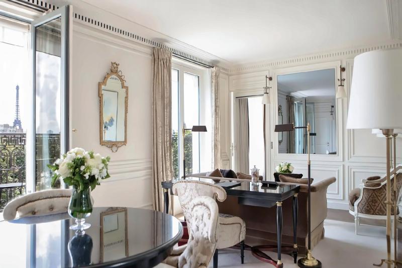 2 Bedroom Eiffel Tower View Elysee Suite 