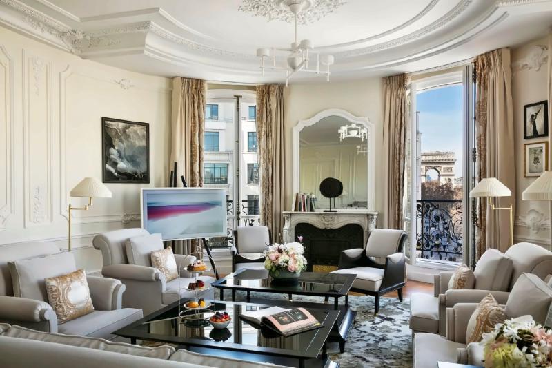 Arc De Triomphe Signature Suite 
