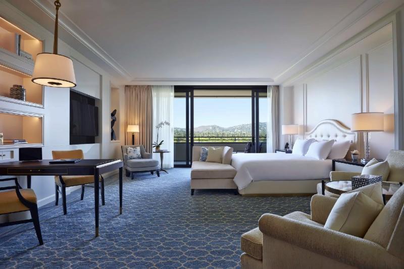Beverly Hills Terrace Room