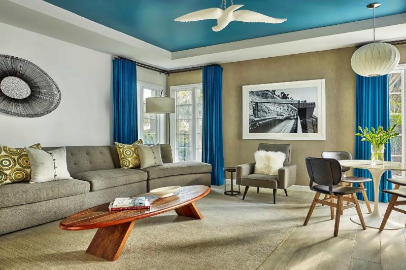 Bi-Level Bungalow Suite