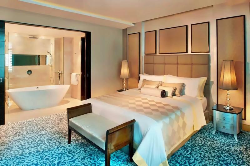 Grand Metropolitan Suite