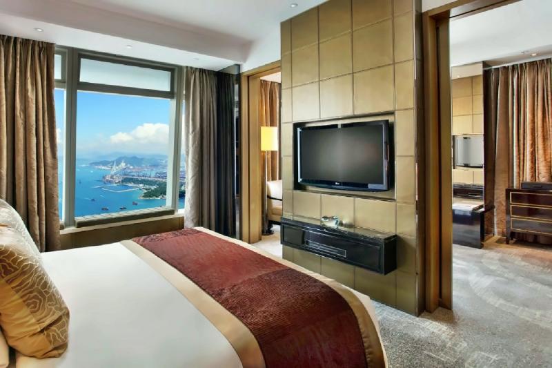 Club Deluxe Sea View Suite