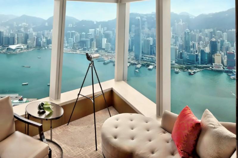 Club Deluxe Victoria Harbour Suite