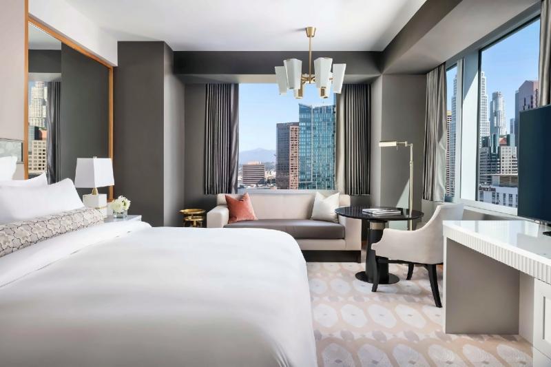 Corner City View Room