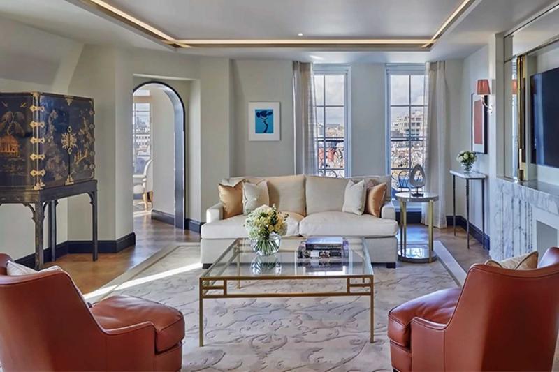 Corner Terrace Suite