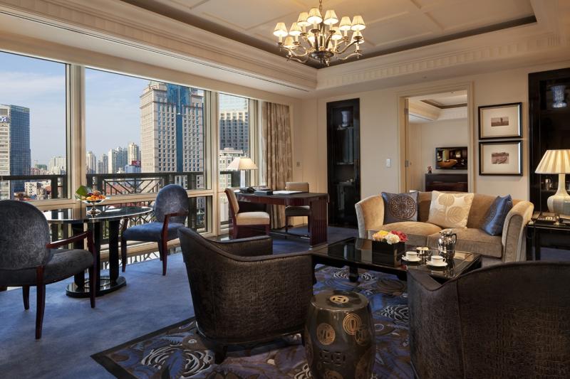 Deluxe Garden View Suite