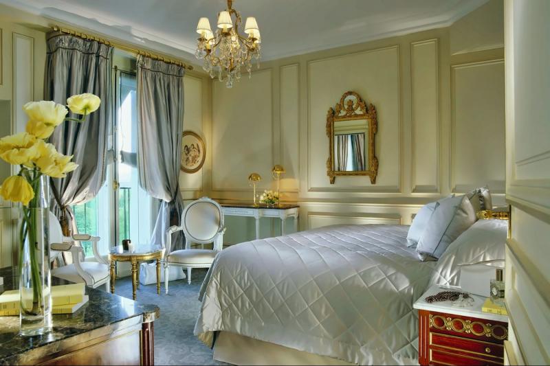 Executive Park View Balcony Room