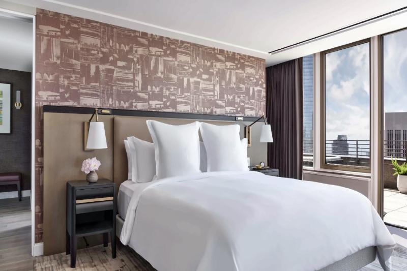 Embarcadero Terrace Suite