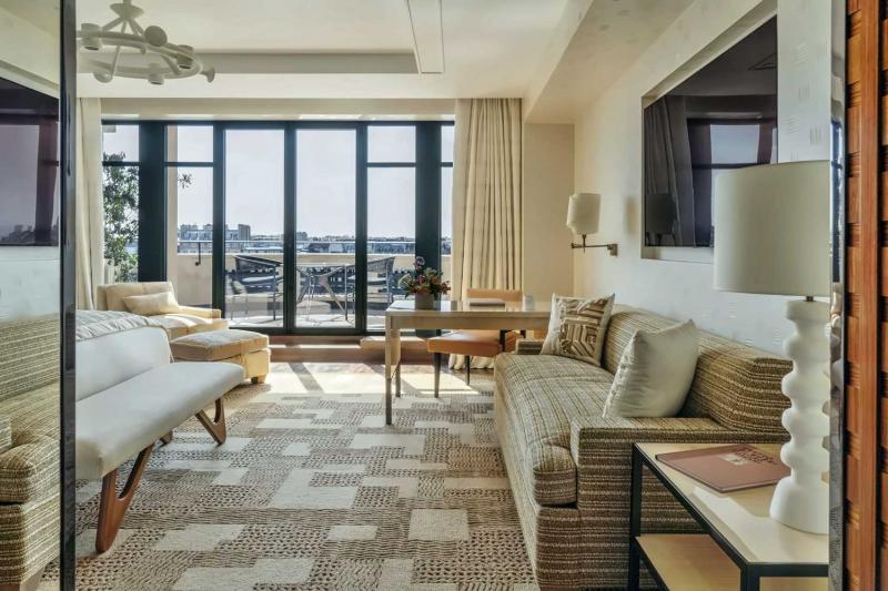 Junior Balcony Suite