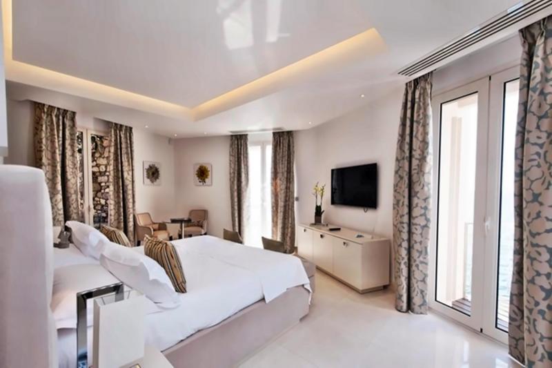 Le Parc Sea View Junior Suite 