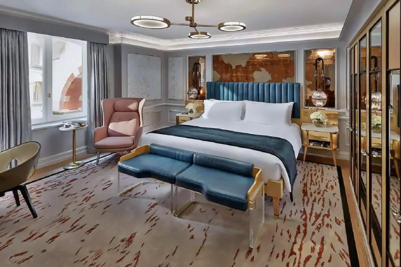 Mandarin Family Room