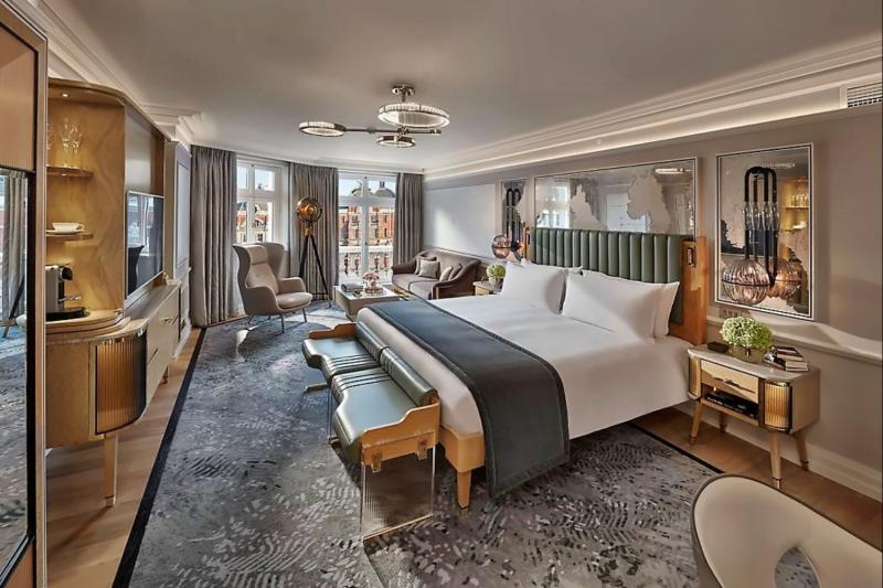 Mandarin Junior Suite