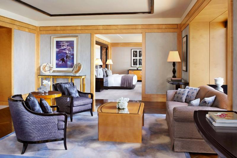 Club Presidential Suite