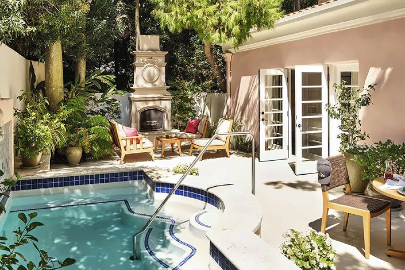 Stone Canyon Jacuzzi Suite 